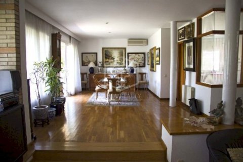 Villa de 6 dormitorios en venta en Cabrils, Barcelona, Cataluña, Spain № 924 - foto 4