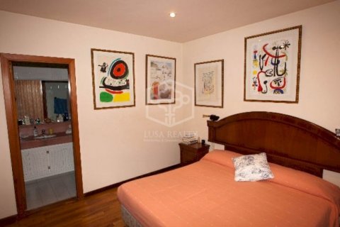 Villa de 6 dormitorios en venta en Cabrils, Barcelona, Cataluña, Spain № 924 - foto 3