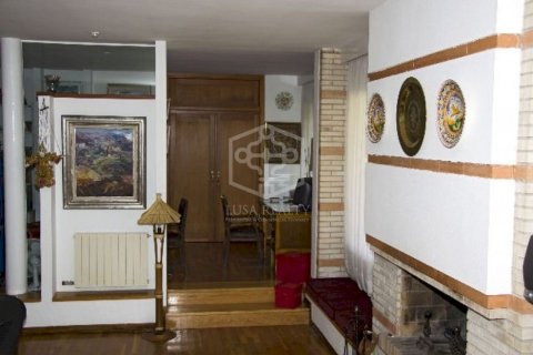 Villa de 6 dormitorios en venta en Cabrils, Barcelona, Cataluña, Spain № 924 - foto 10