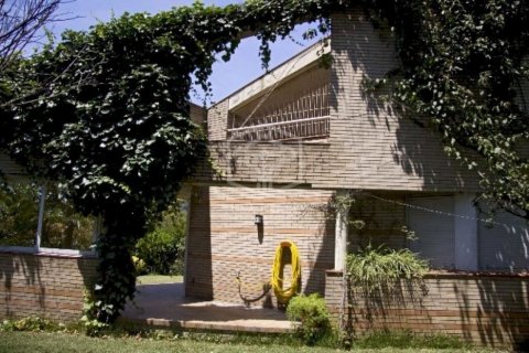 Villa de 6 dormitorios en venta en Cabrils, Barcelona, Cataluña, Spain № 924 - foto 13