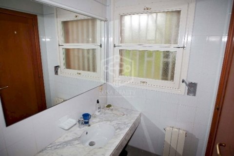 Villa de 6 dormitorios en venta en Cabrils, Barcelona, Cataluña, Spain № 924 - foto 8