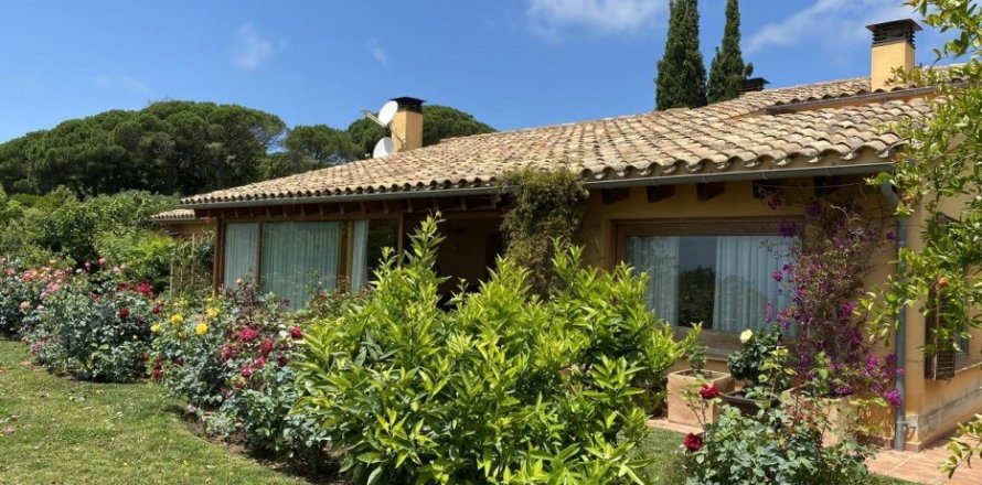 Villa de 3 dormitorios en venta en Sant Andreu de Llavaneres, Barcelona, Cataluña, Spain № 925