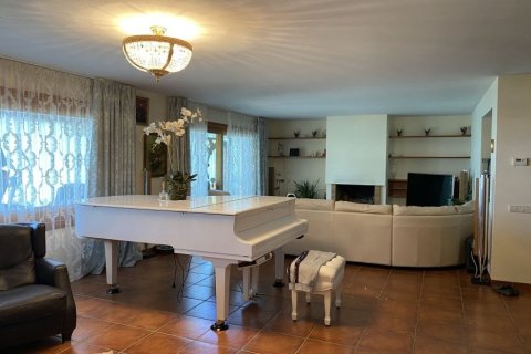 Villa de 3 dormitorios en venta en Sant Andreu de Llavaneres, Barcelona, Cataluña, Spain № 925 - foto 14