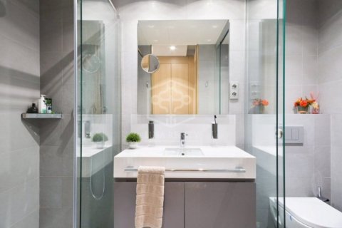 Apartamento de 4 dormitorios en venta en Barcelona, Cataluña, Spain № 922 - foto 13