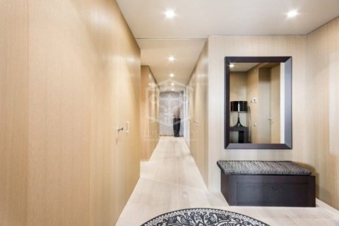 Apartamento de 4 dormitorios en venta en Barcelona, Cataluña, Spain № 922 - foto 17