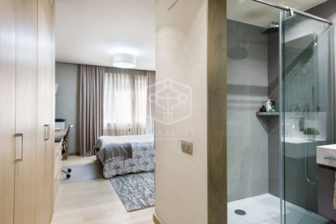 Apartamento de 4 dormitorios en venta en Barcelona, Cataluña, Spain № 922 - foto 10