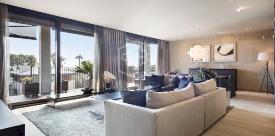 Apartamento de 4 dormitorios en venta en Barcelona, Cataluña, Spain № 922