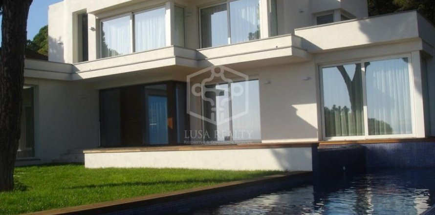 Villa de 4 dormitorios en venta en Blanes, Gerona, Cataluña, Spain № 923