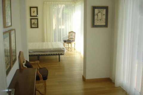 Villa de 4 dormitorios en venta en Blanes, Gerona, Cataluña, Spain № 923 - foto 10