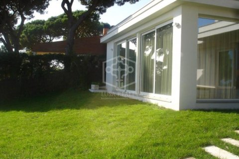 Villa de 4 dormitorios en venta en Blanes, Gerona, Cataluña, Spain № 923 - foto 5