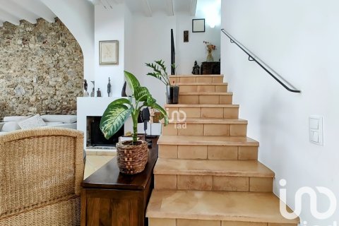 Villa de 3 dormitorios en venta en Canet de Mar, Barcelona, Cataluña, Spain № 4882 - foto 13