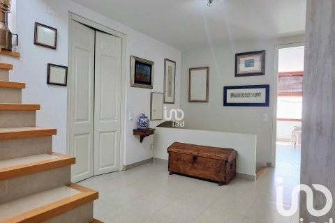 Villa de 3 dormitorios en venta en Canet de Mar, Barcelona, Cataluña, Spain № 4882 - foto 15