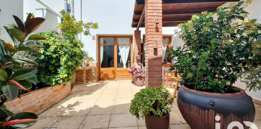 Villa de 3 dormitorios en venta en Canet de Mar, Barcelona, Cataluña, Spain № 4882