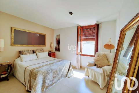 Villa de 3 dormitorios en venta en Canet de Mar, Barcelona, Cataluña, Spain № 4882 - foto 16