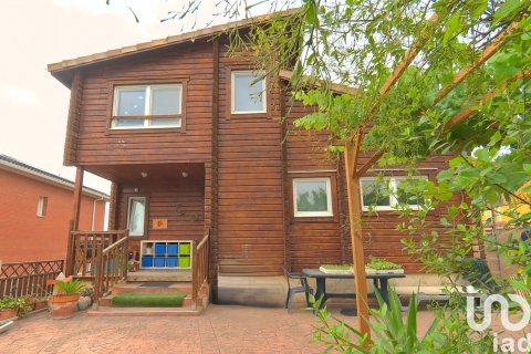 Сasa de 2 dormitorios en venta en Sant Boi de Llobregat, Barcelona, Cataluña, Spain № 4881 - foto 2