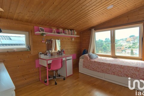 Сasa de 2 dormitorios en venta en Sant Boi de Llobregat, Barcelona, Cataluña, Spain № 4881 - foto 26