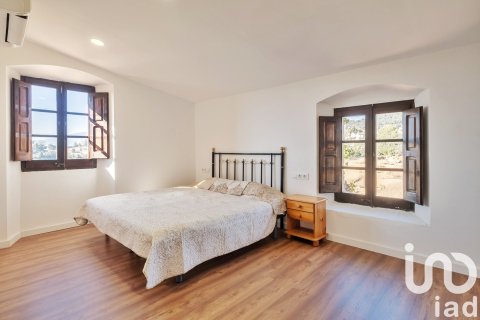 Сasa de 13 dormitorios en venta en Barcelona, Cataluña, Spain № 4884 - foto 16