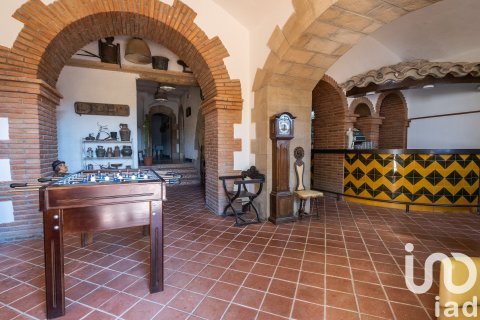 Сasa de 13 dormitorios en venta en Barcelona, Cataluña, Spain № 4884 - foto 7