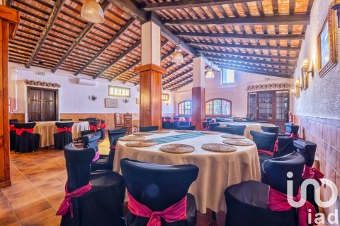 Сasa de 13 dormitorios en venta en Barcelona, Cataluña, Spain № 4884 - foto 11
