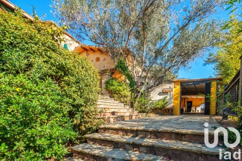 Сasa de 13 dormitorios en venta en Barcelona, Cataluña, Spain № 4884 - foto 4