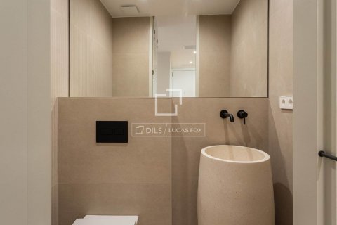 5 bedrooms apartment for rent in Barcelona, Catalonia, Spain № 8714 - photo 17