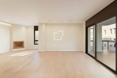 5 bedrooms apartment for rent in Barcelona, Catalonia, Spain № 8714 - photo 2