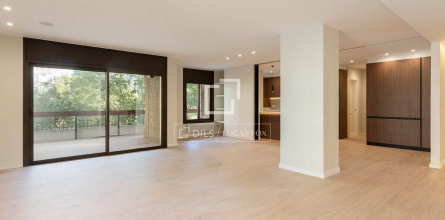 5 bedrooms apartment for rent in Barcelona, Catalonia, Spain № 8714