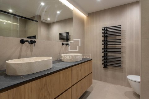 5 bedrooms apartment for rent in Barcelona, Catalonia, Spain № 8714 - photo 26