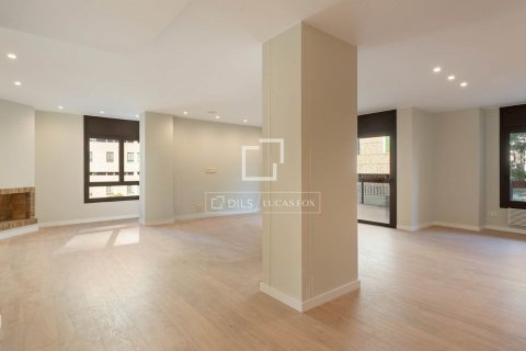 5 bedrooms apartment for rent in Barcelona, Catalonia, Spain № 8714 - photo 4
