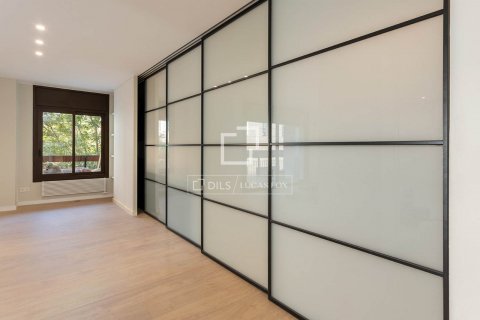 5 bedrooms apartment for rent in Barcelona, Catalonia, Spain № 8714 - photo 11