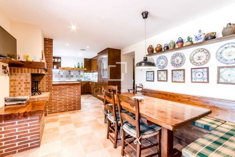 Finca de 6 dormitorios en venta en Sitges, Barcelona, Cataluña, Spain № 8713 - foto 24