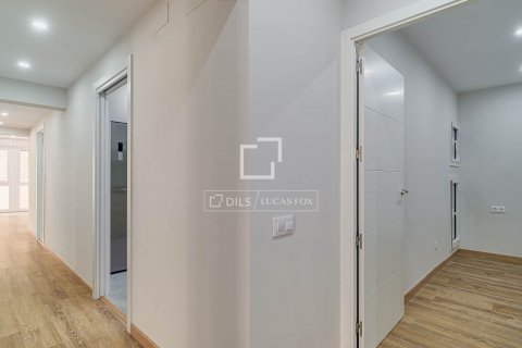 6 bedrooms apartment for sale in Barcelona, Catalonia, Spain № 8716 - photo 17
