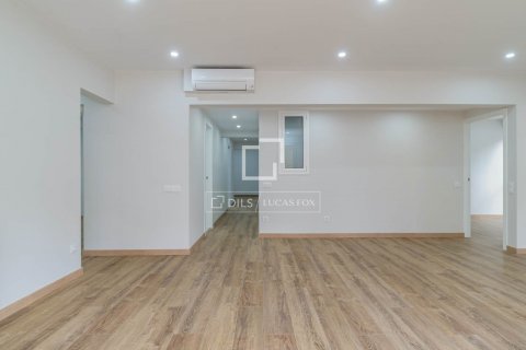 6 bedrooms apartment for sale in Barcelona, Catalonia, Spain № 8716 - photo 28