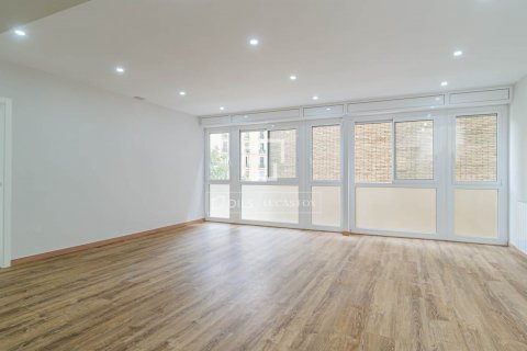 Apartamento de 6 dormitorios en venta en Barcelona, Cataluña, Spain № 8716