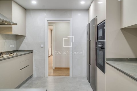 6 bedrooms apartment for sale in Barcelona, Catalonia, Spain № 8716 - photo 14