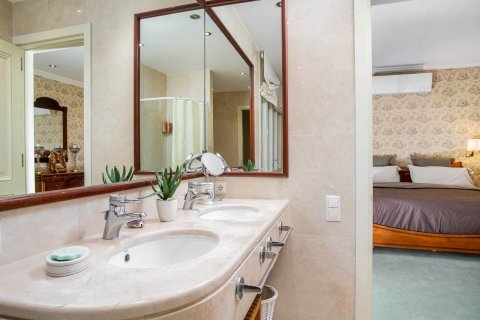 Сasa de 5 dormitorios en venta en Sant Andreu de Llavaneres, Barcelona, Cataluña, Spain № 1369 - foto 24