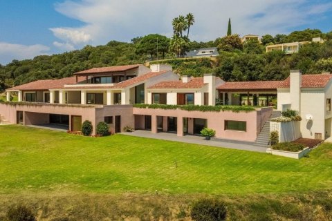 Сasa de 8 dormitorios en venta en Sant Andreu de Llavaneres, Barcelona, Cataluña, Spain № 1370 - foto 2