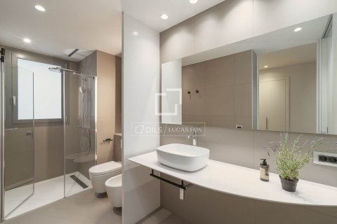 Apartamento de 2 dormitorios en venta en Barcelona, Cataluña, Spain № 7074 - foto 8