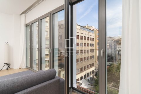 Apartamento de 2 dormitorios en venta en Barcelona, Cataluña, Spain № 7074 - foto 22