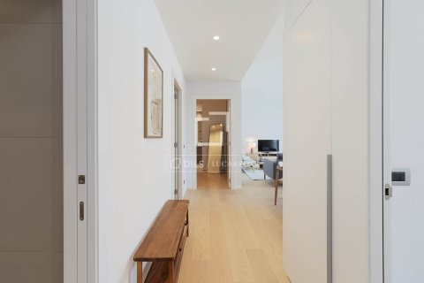 Apartamento de 2 dormitorios en venta en Barcelona, Cataluña, Spain № 7074 - foto 15