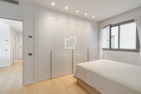 Apartamento de 2 dormitorios en venta en Barcelona, Cataluña, Spain № 7074 - foto 9