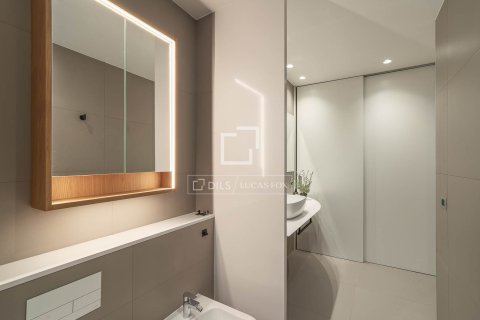 Apartamento de 2 dormitorios en venta en Barcelona, Cataluña, Spain № 7074 - foto 5