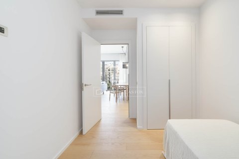 Apartamento de 2 dormitorios en venta en Barcelona, Cataluña, Spain № 7074 - foto 12