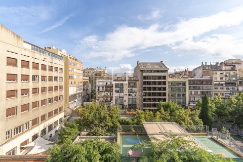 Apartamento de 2 dormitorios en venta en Barcelona, Cataluña, Spain № 7074 - foto 23