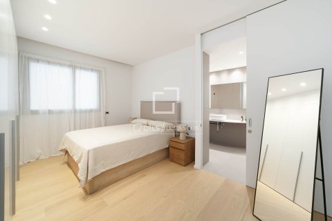 Apartamento de 2 dormitorios en venta en Barcelona, Cataluña, Spain № 7074 - foto 11