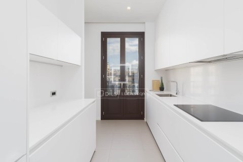 Apartamento de 2 dormitorios en venta en Barcelona, Cataluña, Spain № 7074 - foto 25