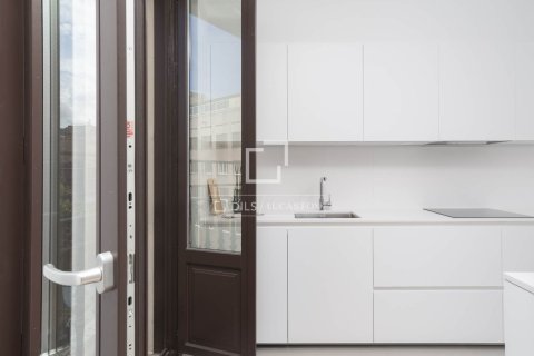 Apartamento de 2 dormitorios en venta en Barcelona, Cataluña, Spain № 7074 - foto 21