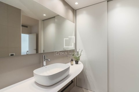 Apartamento de 2 dormitorios en venta en Barcelona, Cataluña, Spain № 7074 - foto 4