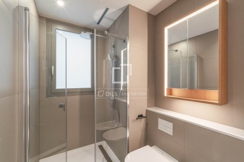 Apartamento de 2 dormitorios en venta en Barcelona, Cataluña, Spain № 7074 - foto 7