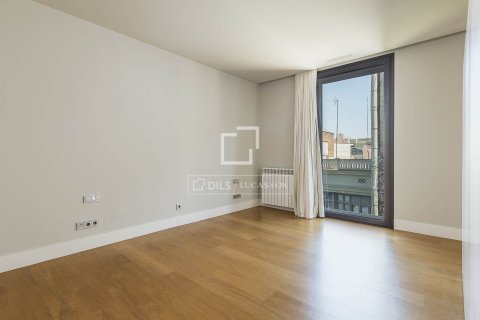 Ático de 5 dormitorios en venta en Barcelona, Cataluña, Spain № 7072 - foto 14
